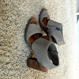 Toms block heel suede sandal womens size 6